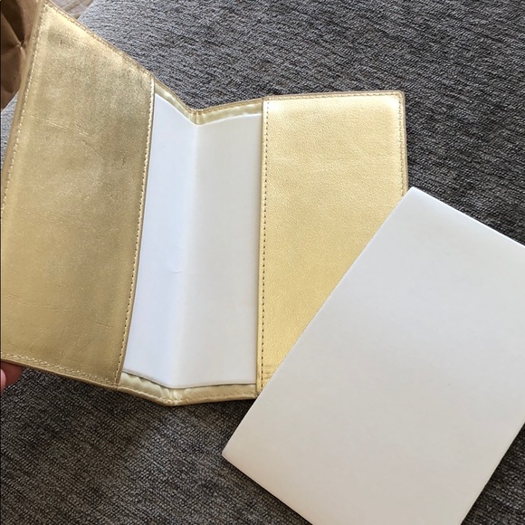 NWT Neiman-Marcus Passport Cover Gold Leather - Picture 4 of 5